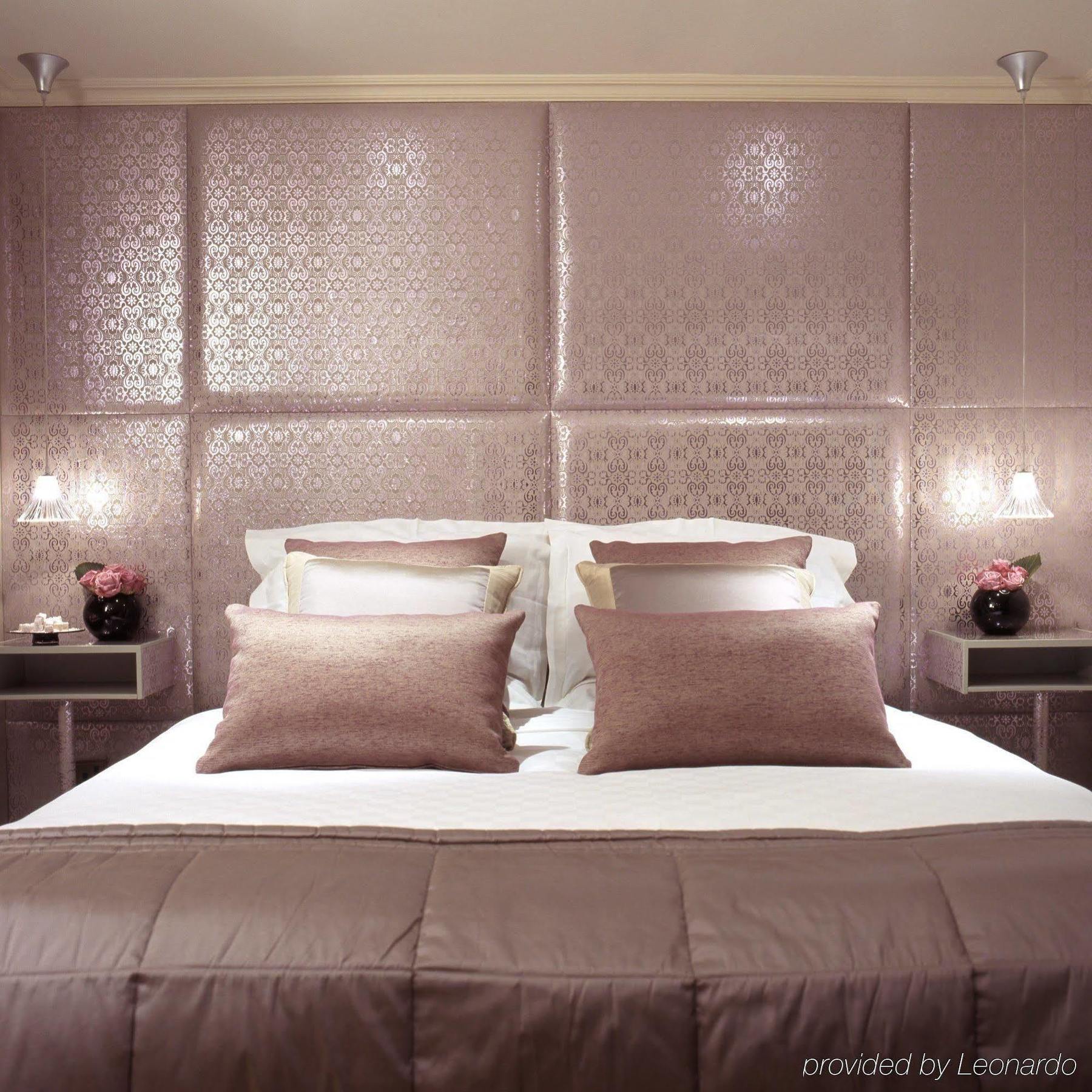 Radisson Blu Edwardian, Leicester Square London Room photo